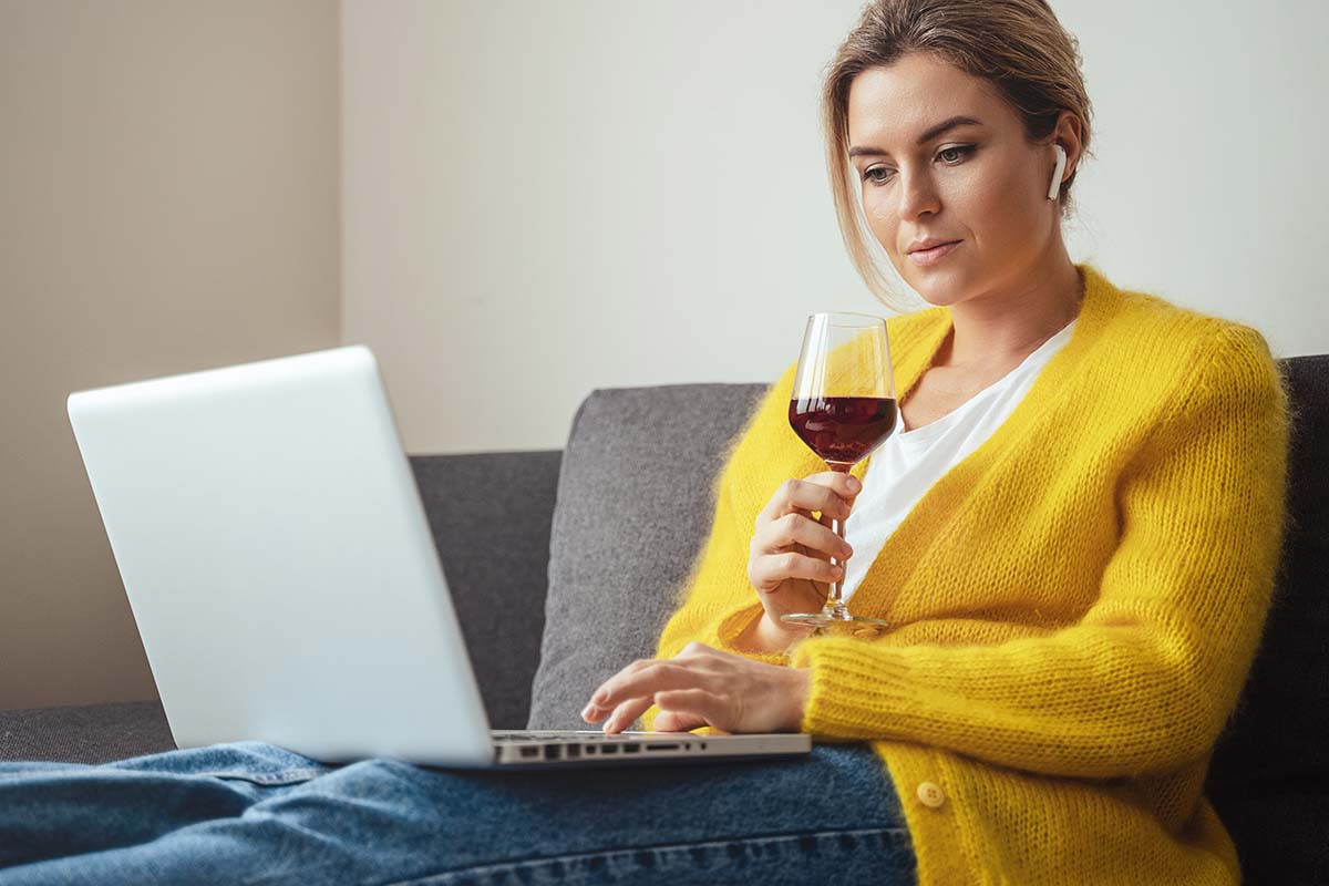 How to choose and buy wine online